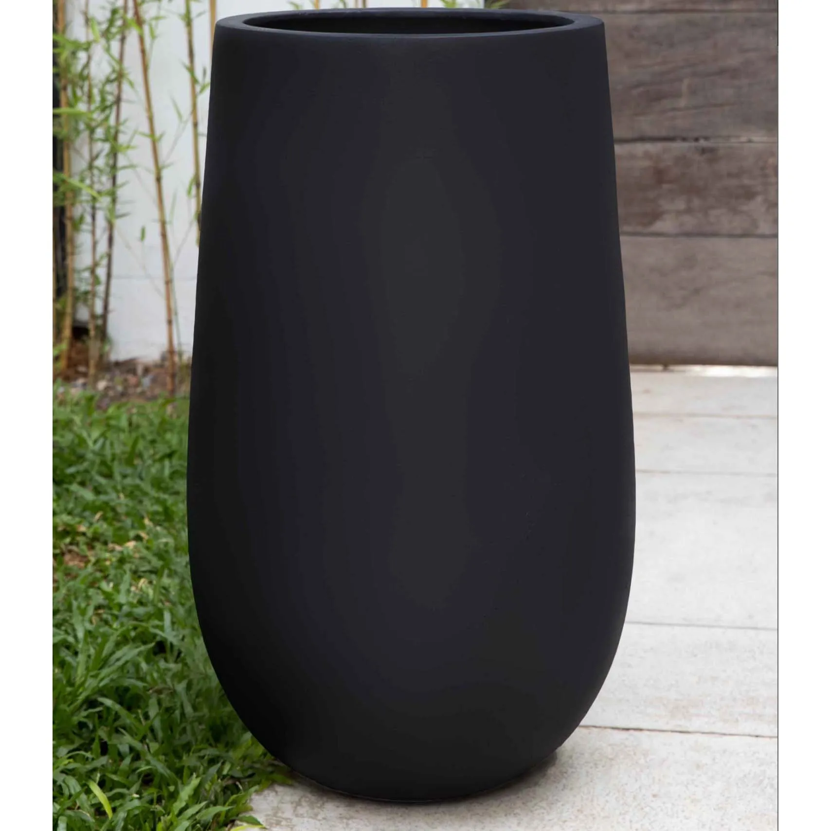 Campania International Mews Planter in Onyx Black Lite