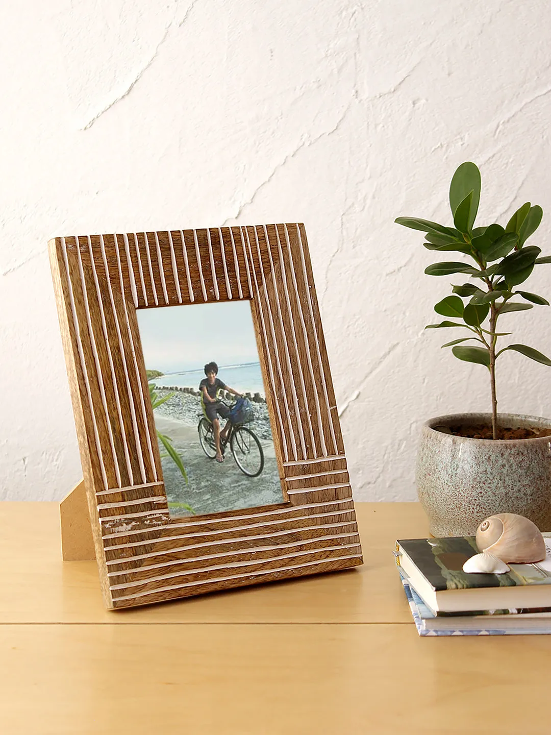 Kurolhi Photo Frame (Natural/White)