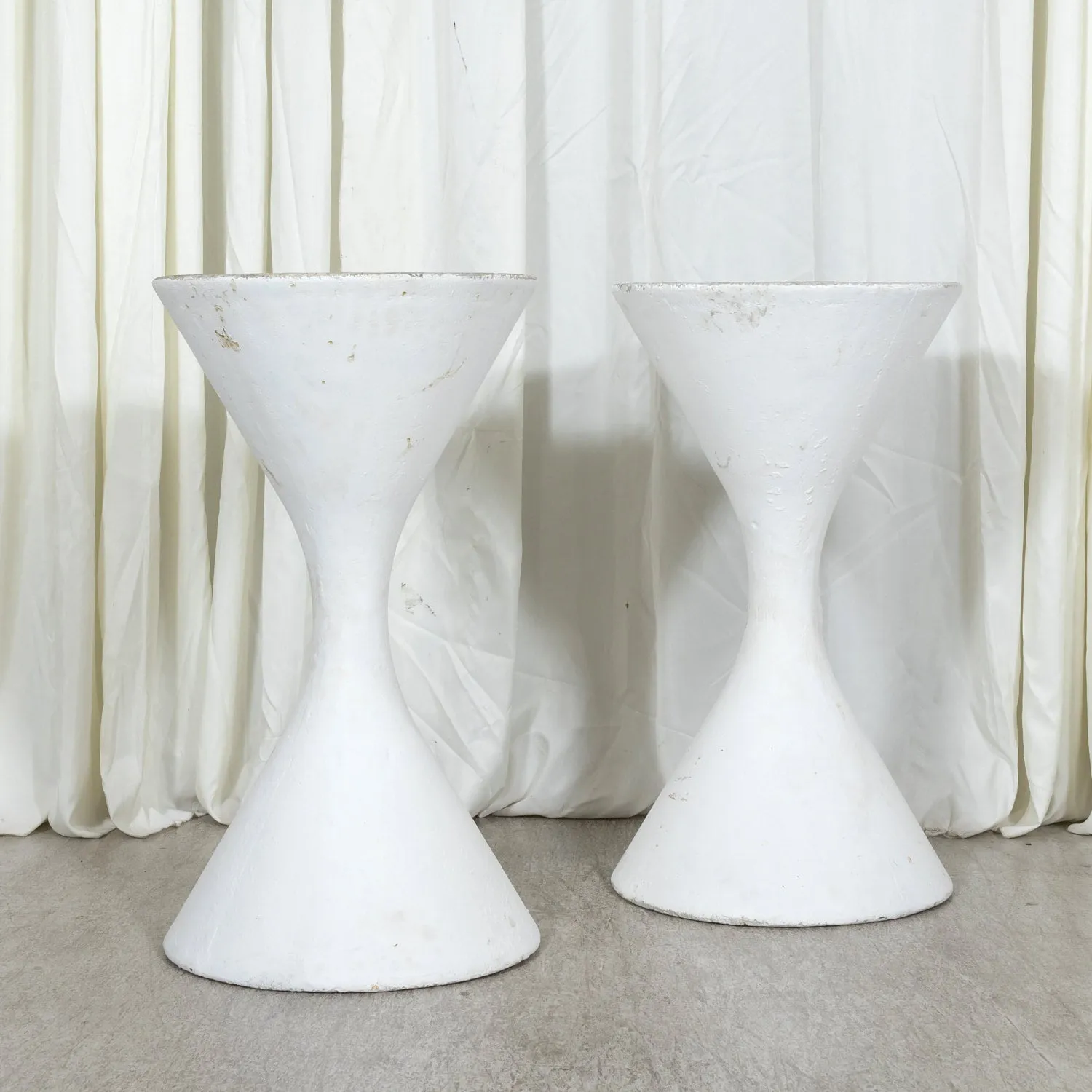 Pair of Mid-Century Modern Willy Guhl Large Hourglass Diablo Planters