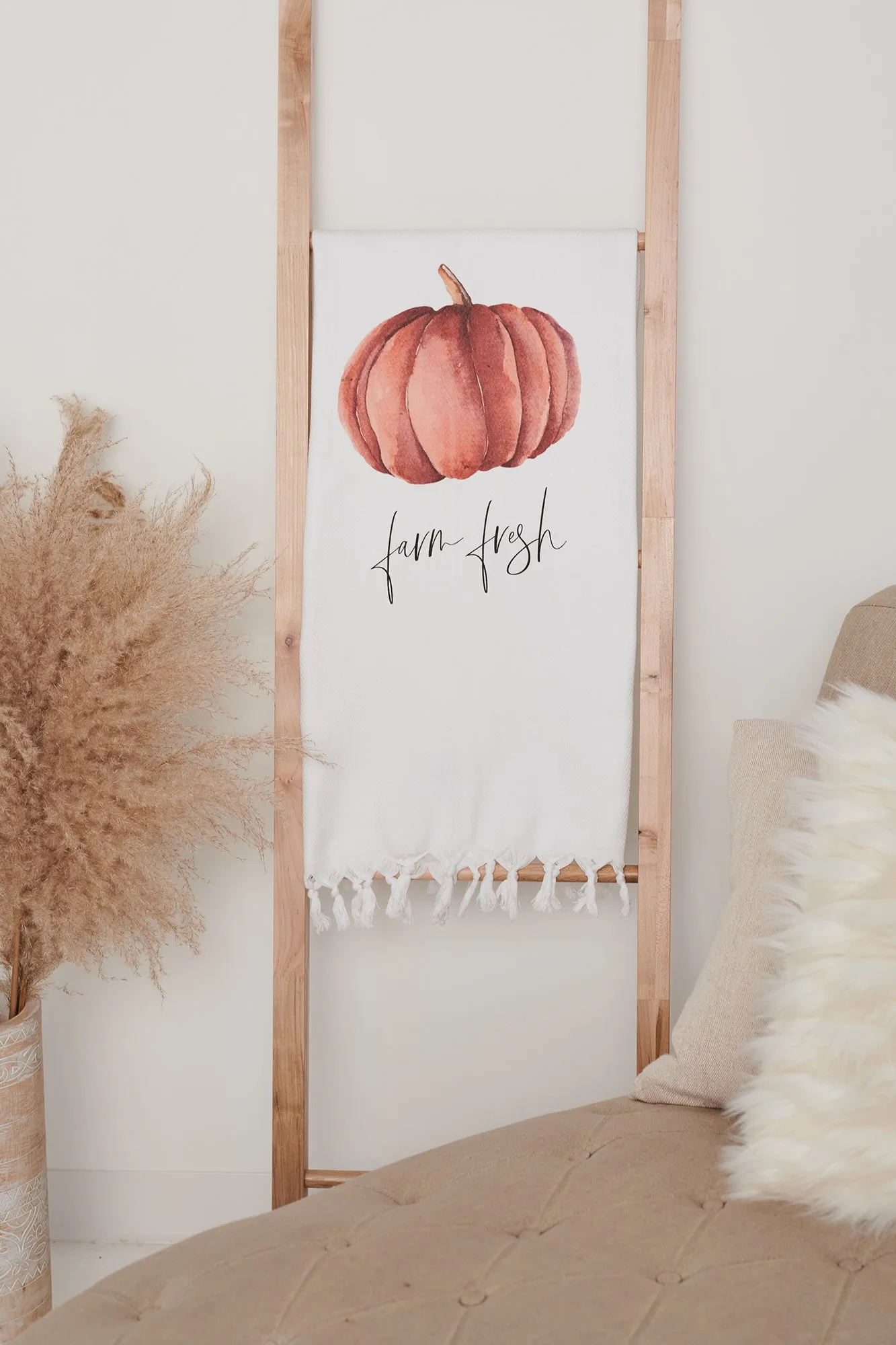 "Farm Fresh" Pumpkin Throw Blanket (White)